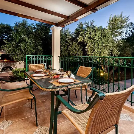 Villa Vallia - Marina Kato Galatas